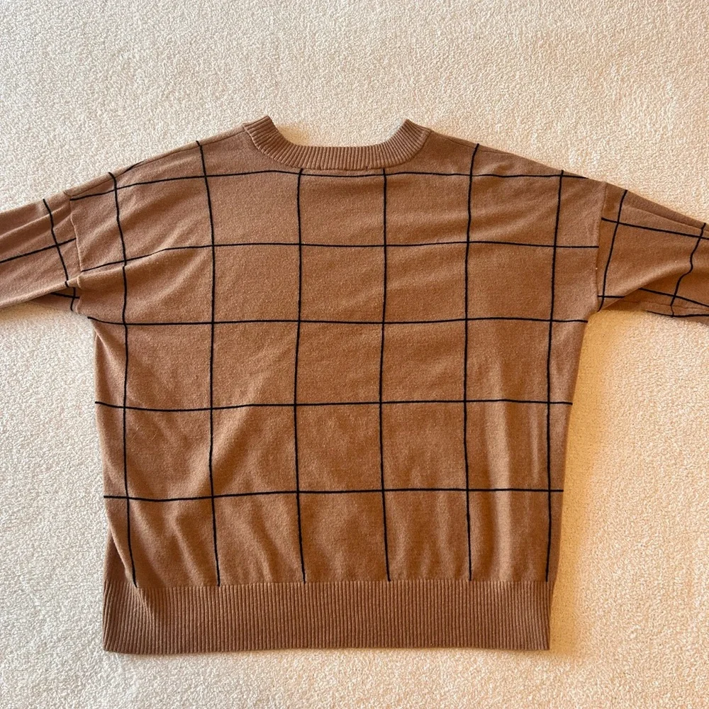 T Tahari Brown Crewneck Sweater with Windowpane Design - Picture 2 of 3